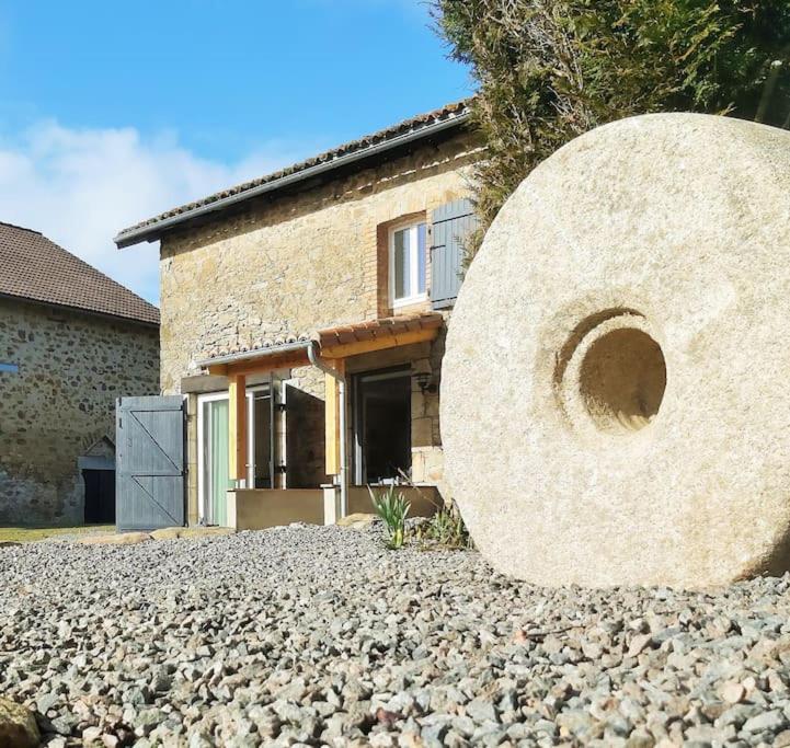Beautiful 2 Bed With Swimming Pool Holiday home