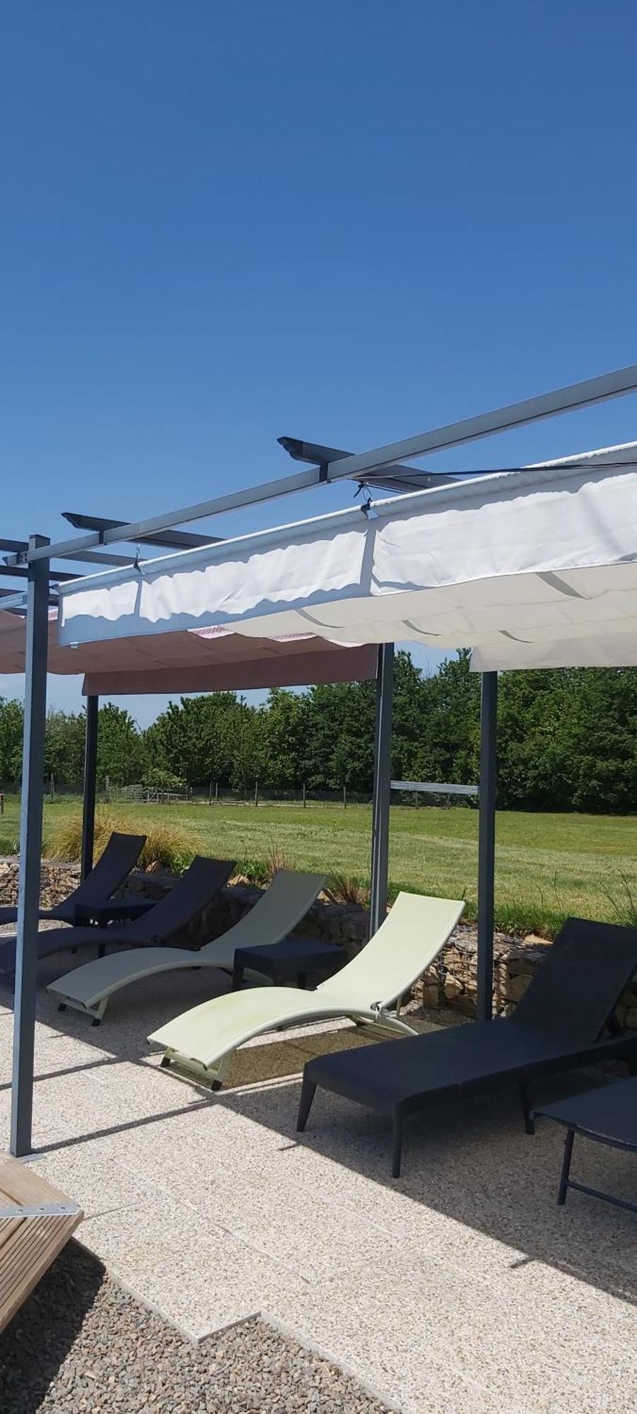 Beautiful 2 Bed With Swimming Pool Holiday home