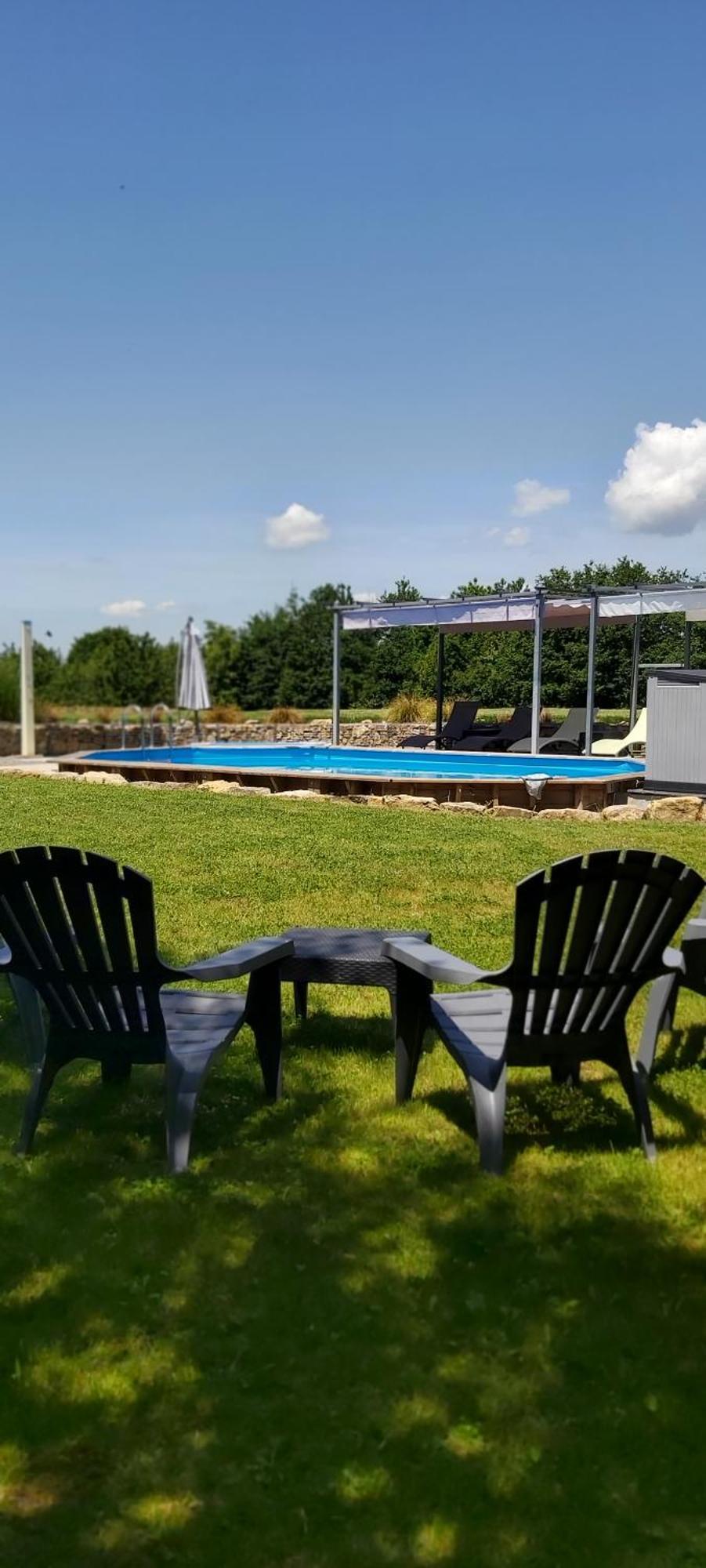 Beautiful 2 Bed With Swimming Pool Holiday home