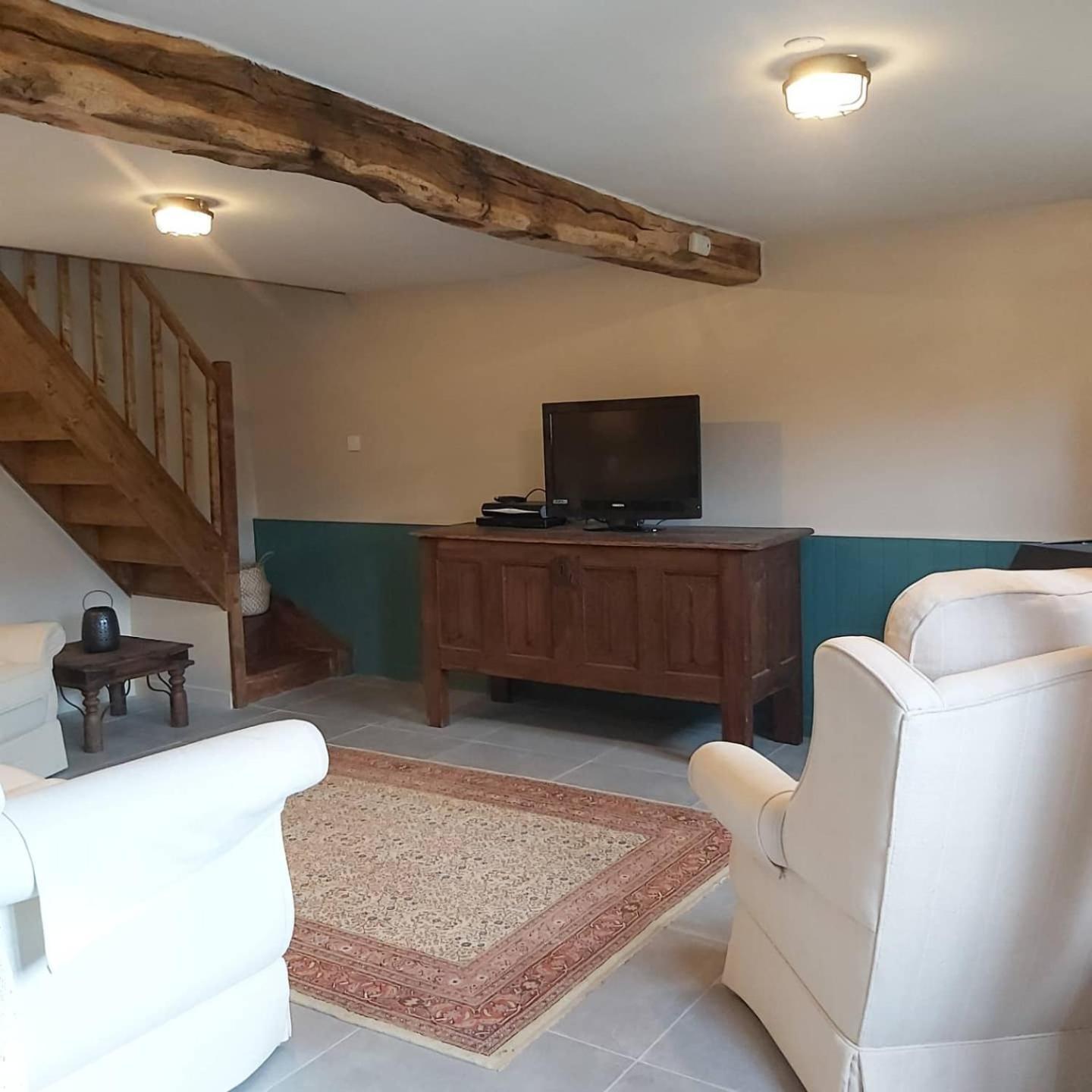 Beautiful 2 Bed With Swimming Pool * Pageas